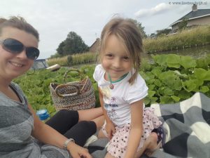 picknicken langs het water met dochterlief Lisette Schrijft